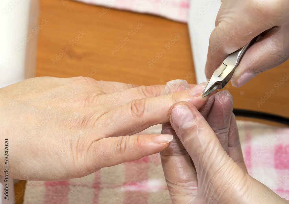 woman doing manicure beauty salon varnish wellness woman doing manicure beauty salon varnish wellness