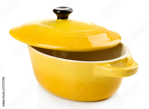 фотографія Ceramic pot. soup tureen isolated on white