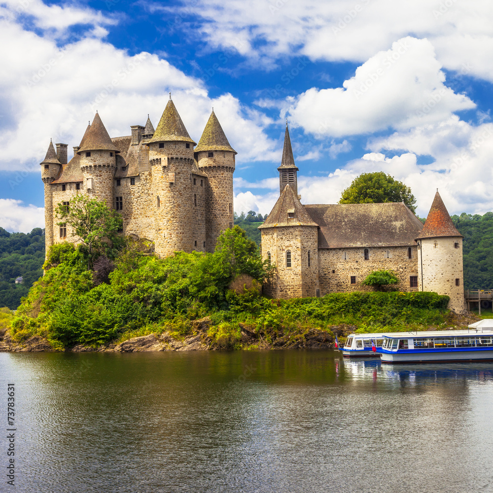castle on lake - Chateau de Val, France