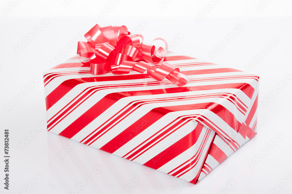 Fototapeta premium Red gift box with red bow for christmas