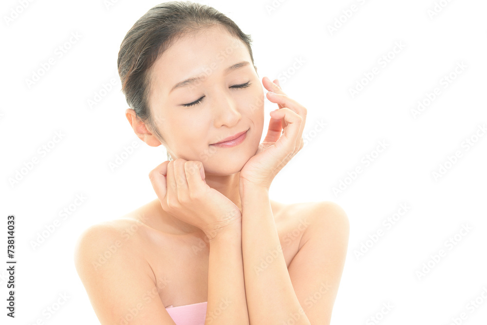 寛ぐ女性 寛ぐ女性