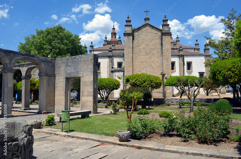 Park Episcobal vor der Kathedrale von Miranda do Douro