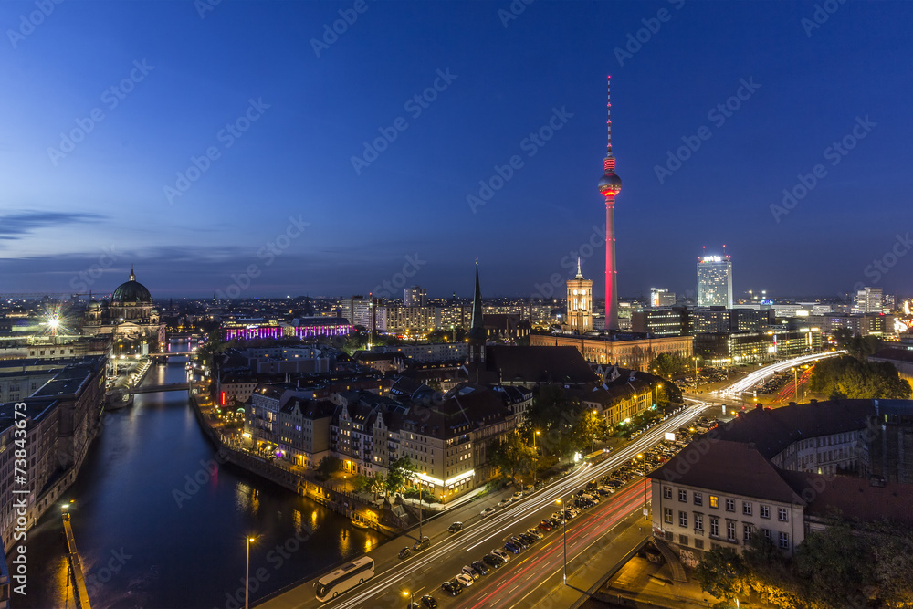 Berlin Skyline bei Nacht