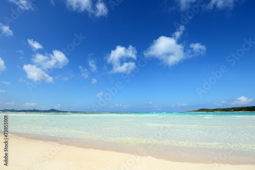 Wallpaper Mural 美しい沖縄のビーチと夏空 Torontodigital.ca