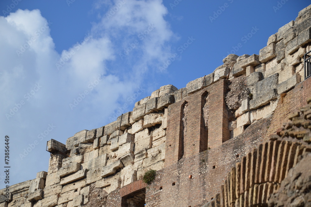 Coloseum, Rand, Steine