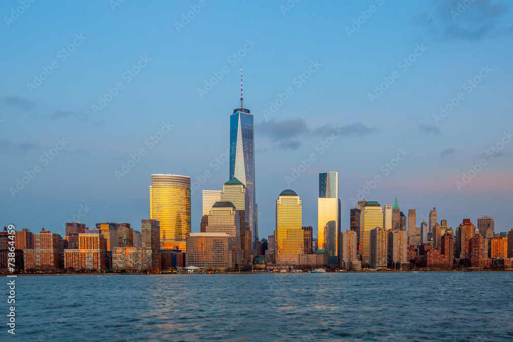Fototapeta premium Manhattan Skyline from Jersey at twilight, New York City