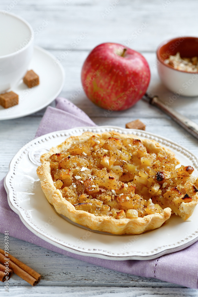 Crispy pie with slices of apples Crispy pie with slices of apples