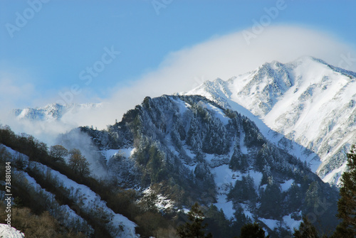 春を待つ銀山の主峰「荒沢岳」 © tqmnk924