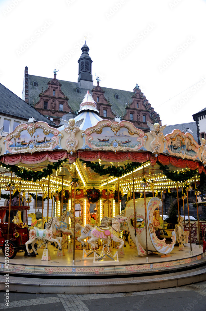 Obraz premium Weihnachtsmarkt Frankfurt Karussell