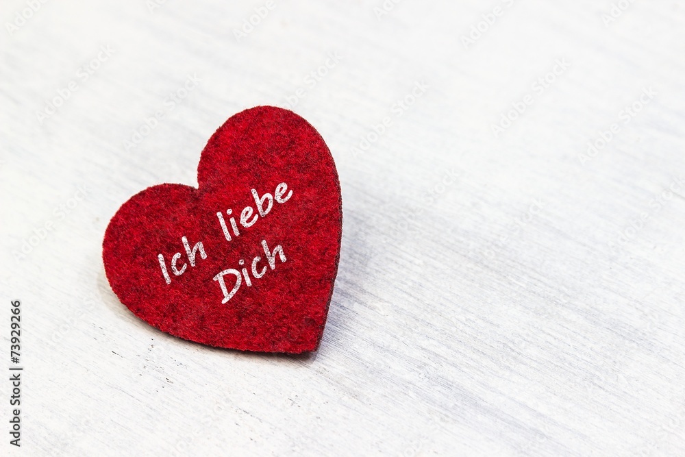 "Ich liebe dich!" Herz auf weißem Holz StockFoto Adobe Stock