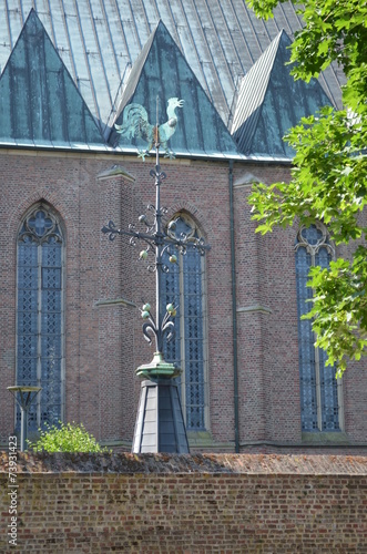 Der alte Turmaufsatz vor Sankt Gangolf in Heinsberg photo