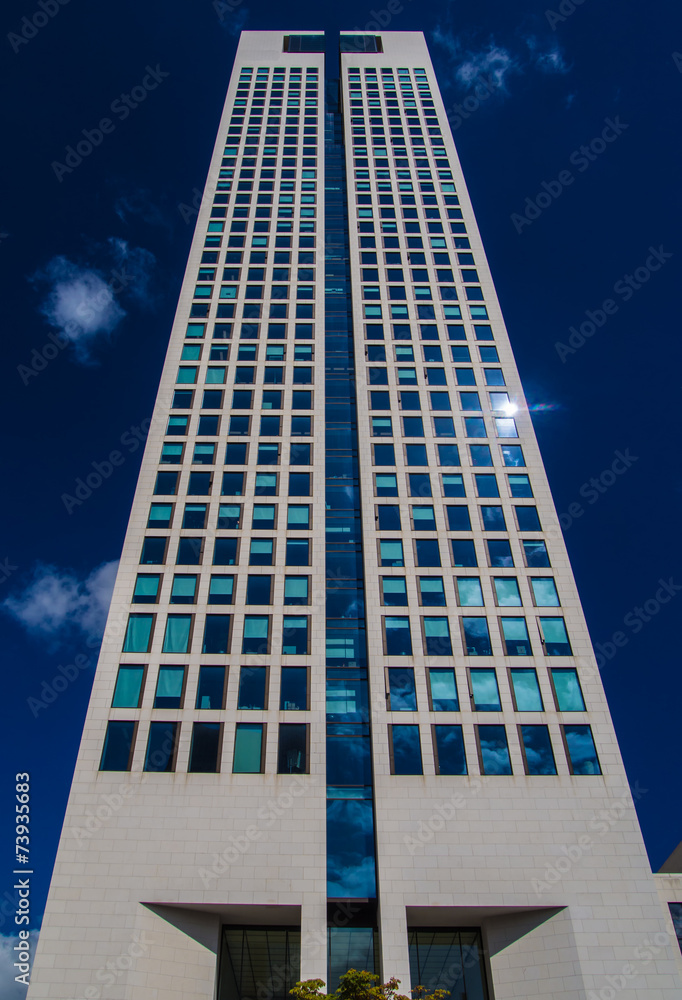 Dynamic business building in Frankfurt, Germany Dynamic business building in Frankfurt, Germany