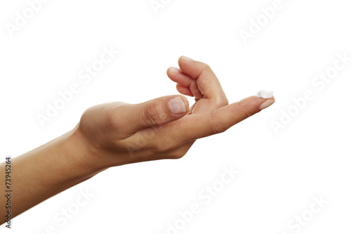 offene Hand mit Creme auf dem Finger