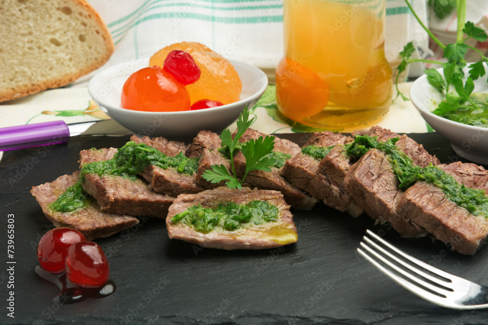 LESSO CON SALSA VERDE E MOSTARDA LESSO CON SALSA VERDE E MOSTARDA