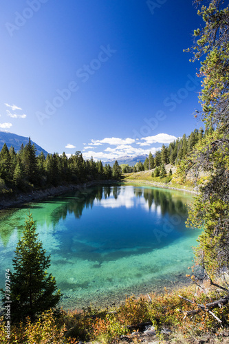 Fototapeta Naklejka Na Ścianę i Meble -  Third Lake, Valley of the 5 Lakes, Jasper National Park, Alberta