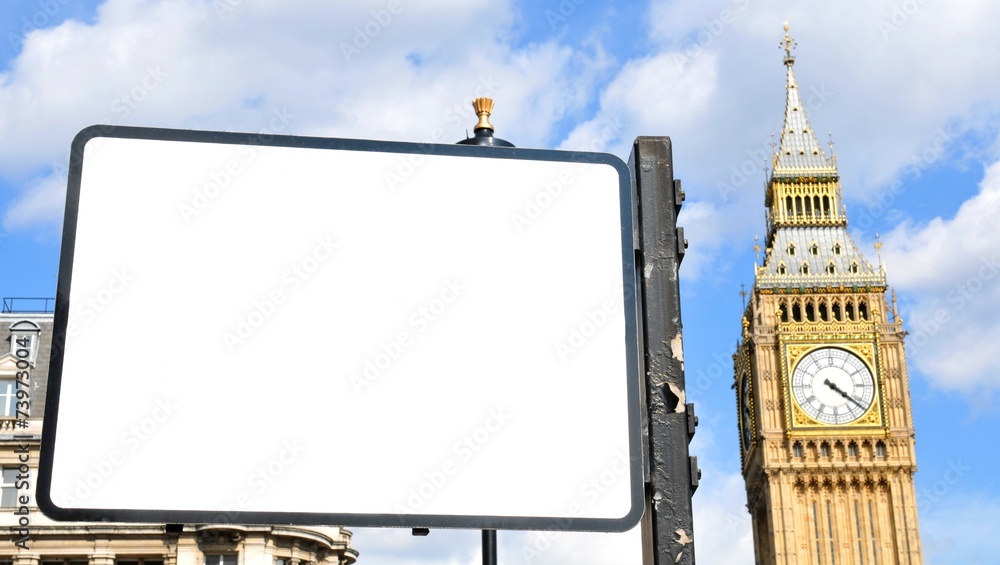 Fototapeta premium Blank street sign in central London