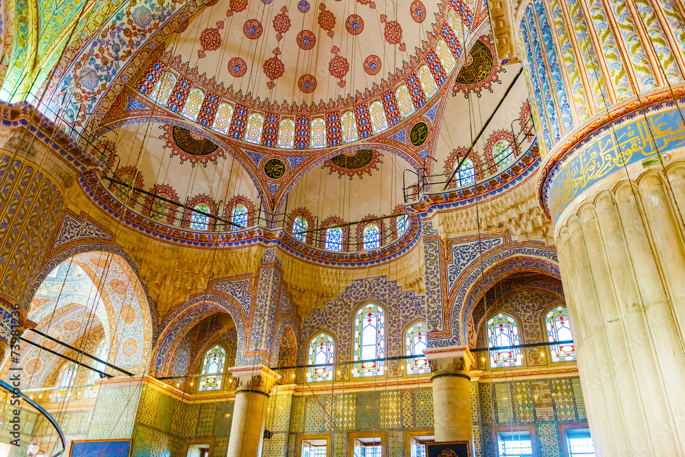 Obraz premium The Sultan Ahmed Mosque is a historic mosque in Istanbul, Turkey