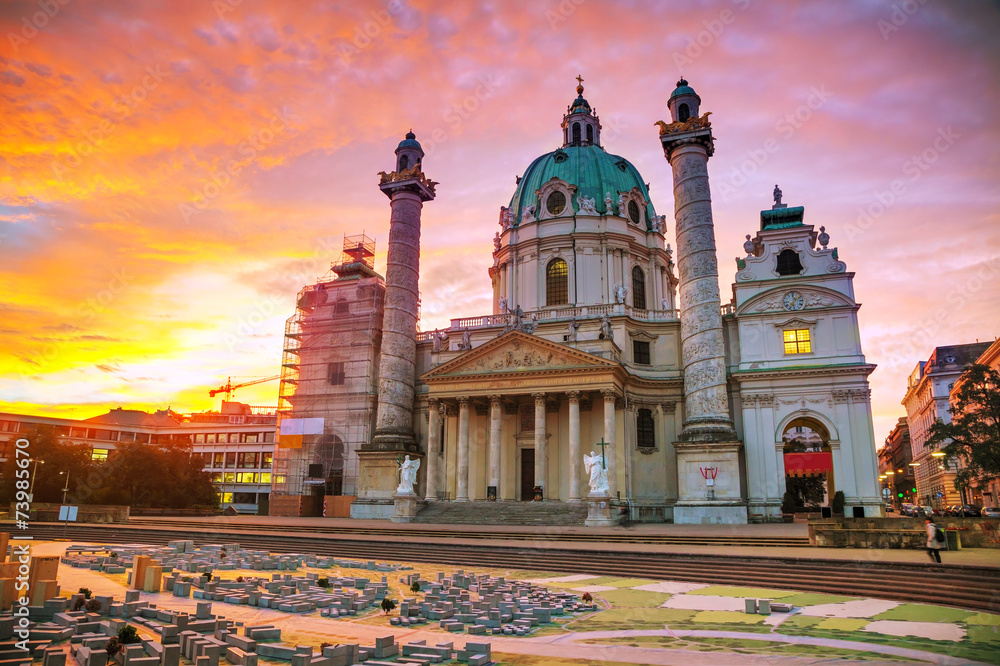 Fototapeta premium Kościół św. Karola (Karlskirche) w Wiedniu, Austria