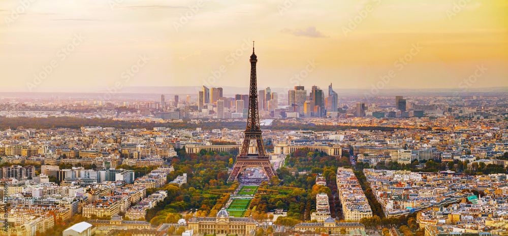 Obraz premium Widok z lotu ptaka na Paryż