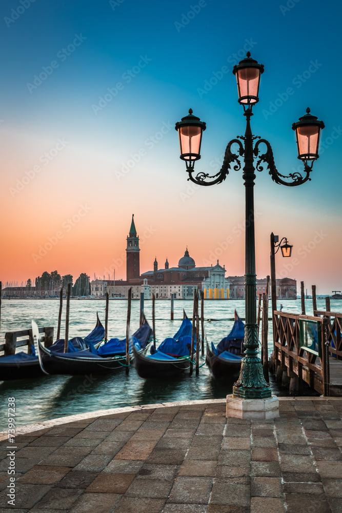 Fototapeta premium Just before sunrise in Venice