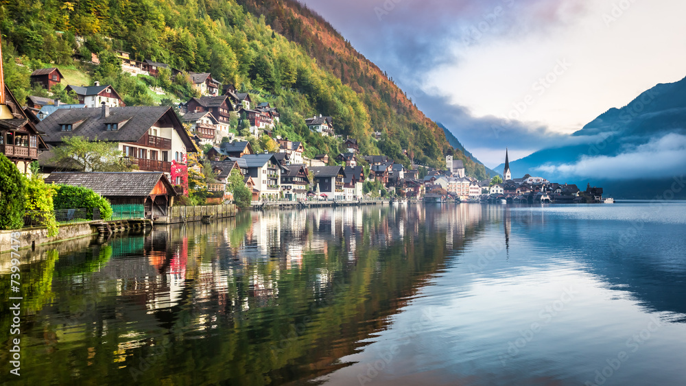 Fototapeta premium Autumn in Hallstatt