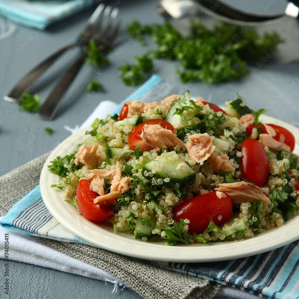 Tabbouleh salad with quinoa and salmon Tabbouleh salad with quinoa and salmon