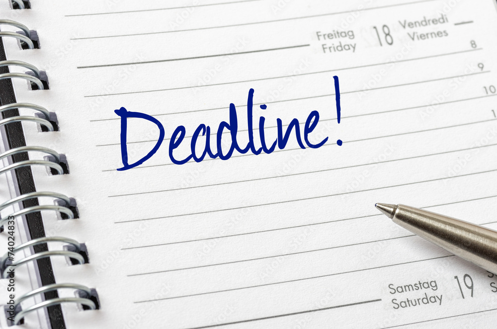 Terminkalender mit dem Eintrag Deadline Terminkalender mit dem Eintrag Deadline