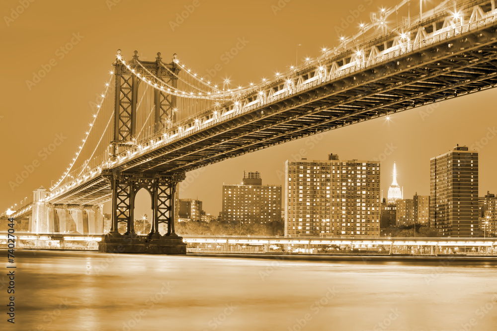 Naklejka premium Manhattan bridge night view