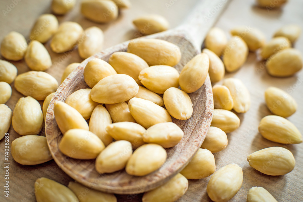 almonds almonds