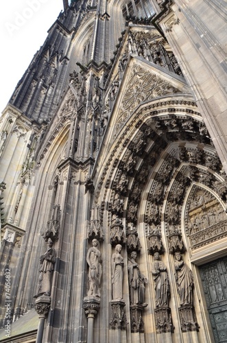 Cathédrale de Cologne, détail ornements, porte d'entrée 