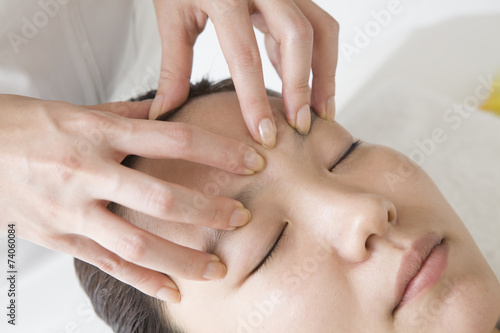 Forehead massage