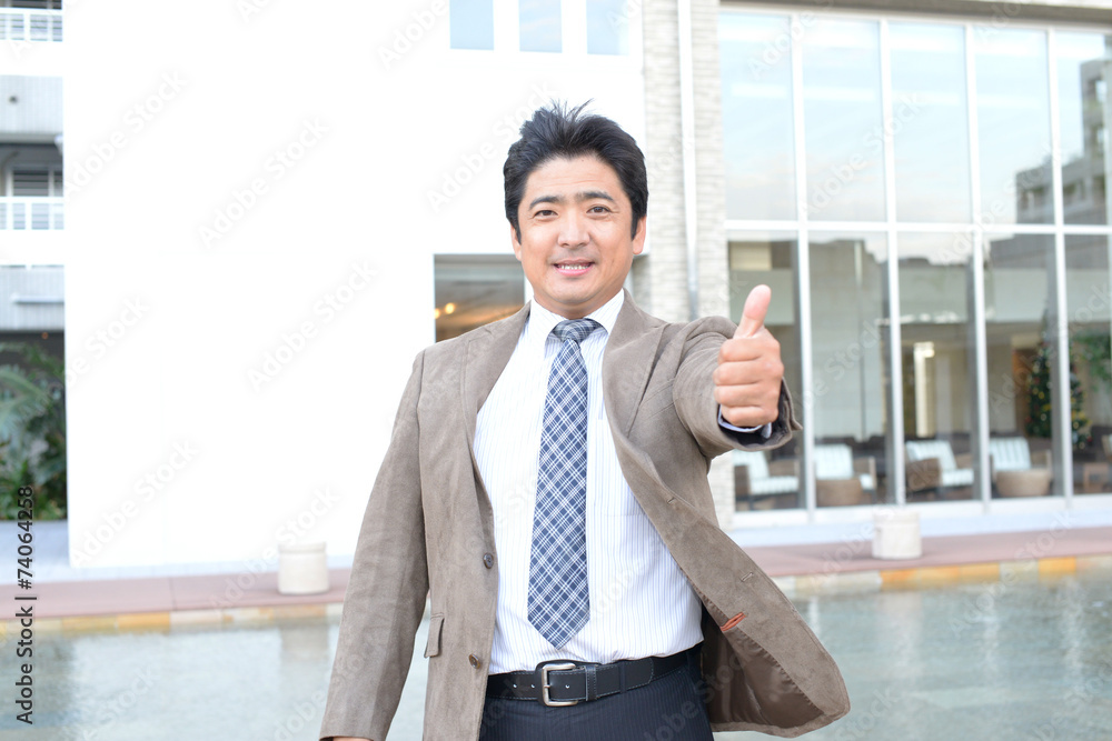 笑顔の男性