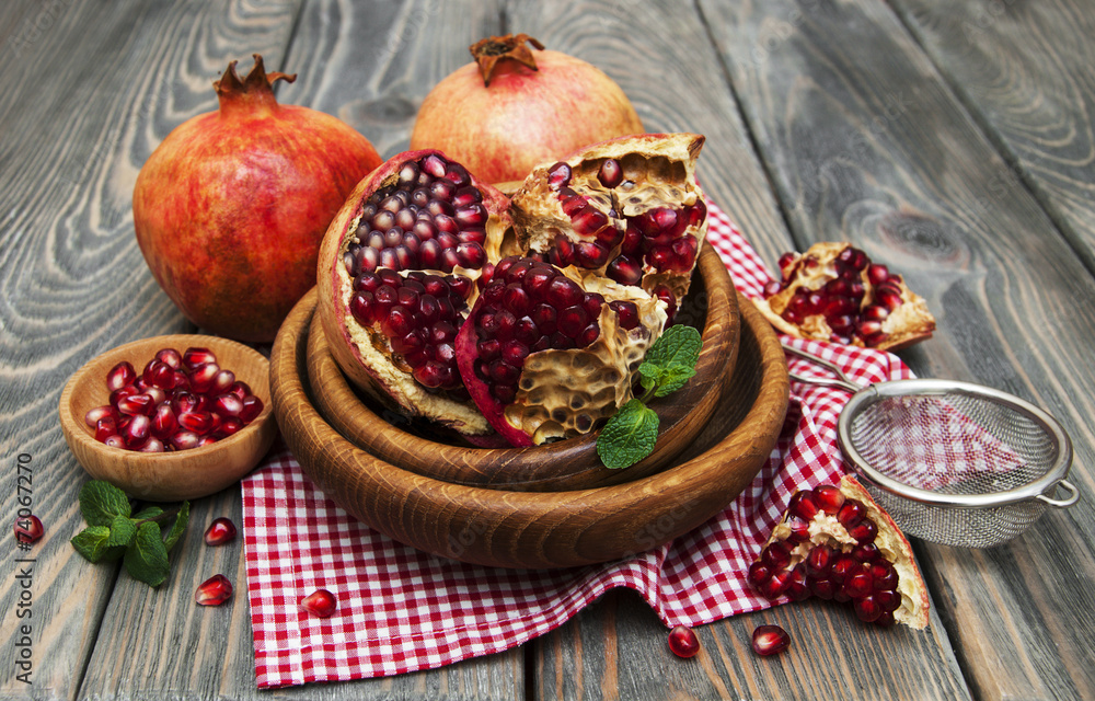 pomegranates pomegranates