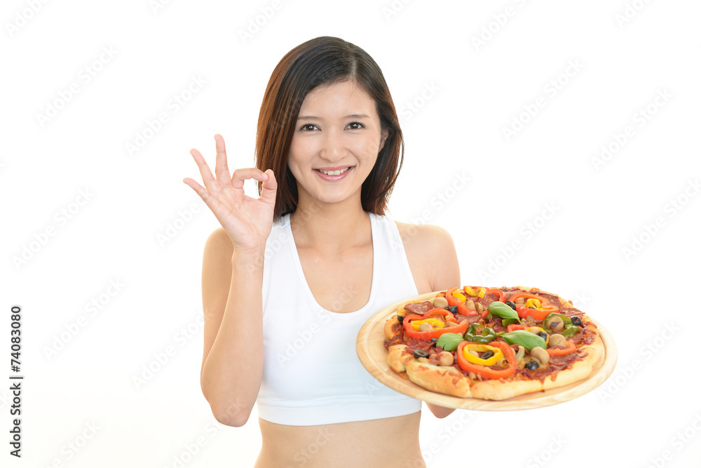 ピザを持つ女性 ピザを持つ女性
