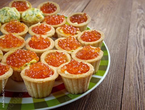    Tartlet with red caviar   .