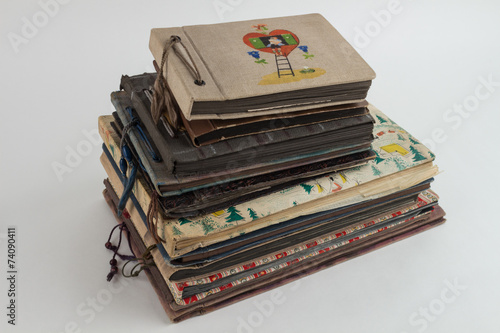 Album Stapel mittig mit alten Fotobüchern