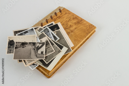 Fotobuch aus Holz mit Bilder Stapel oben
