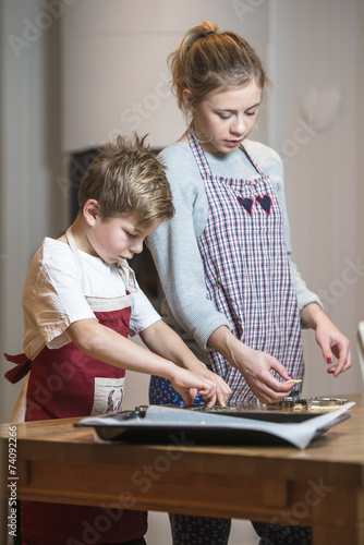 Kids baking gingerbread