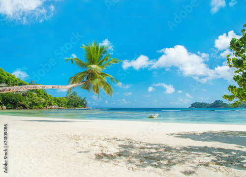 Fototapeta Naklejka Na Ścianę i Meble -  Tropical beach Baie Lazare with boat, Mahe island, Seychelles