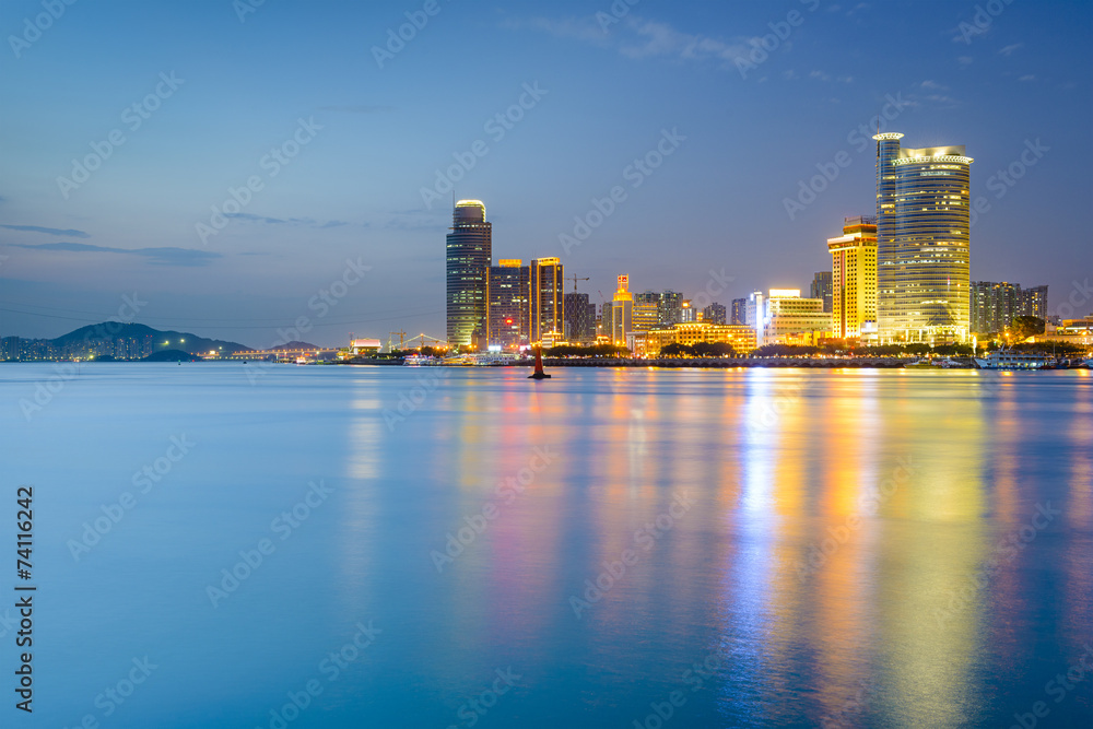 Fototapeta premium Xiamen, China City Skyline