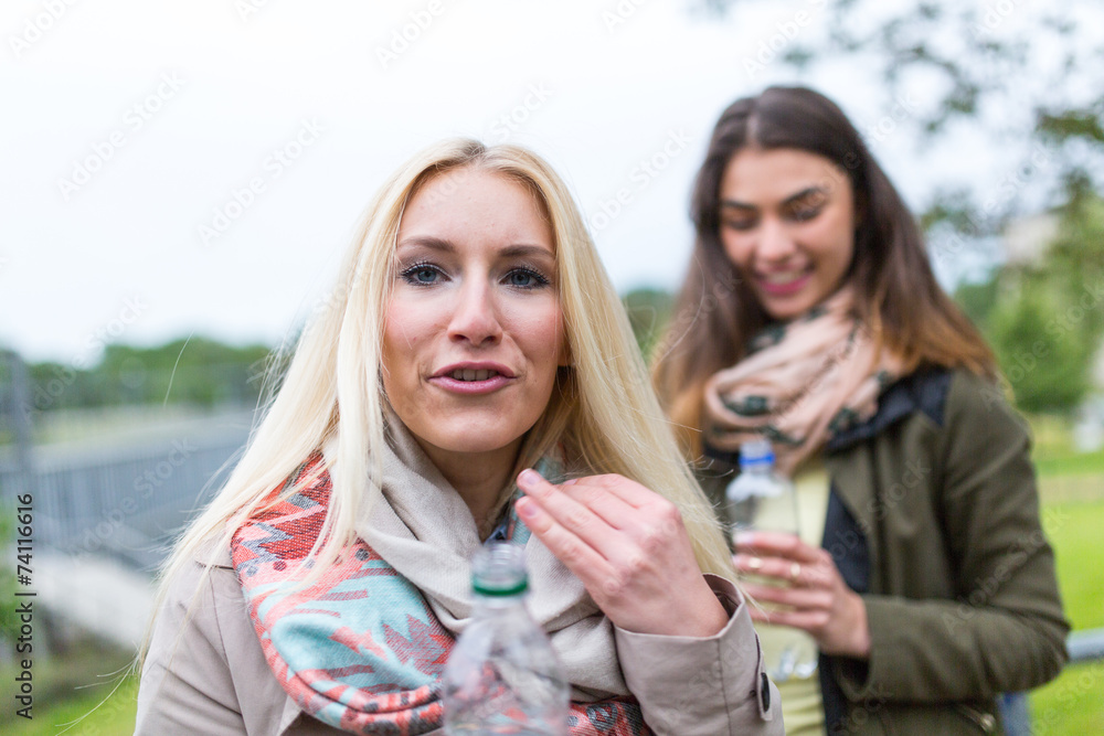 Mädchen in der Stadt Mädchen in der Stadt