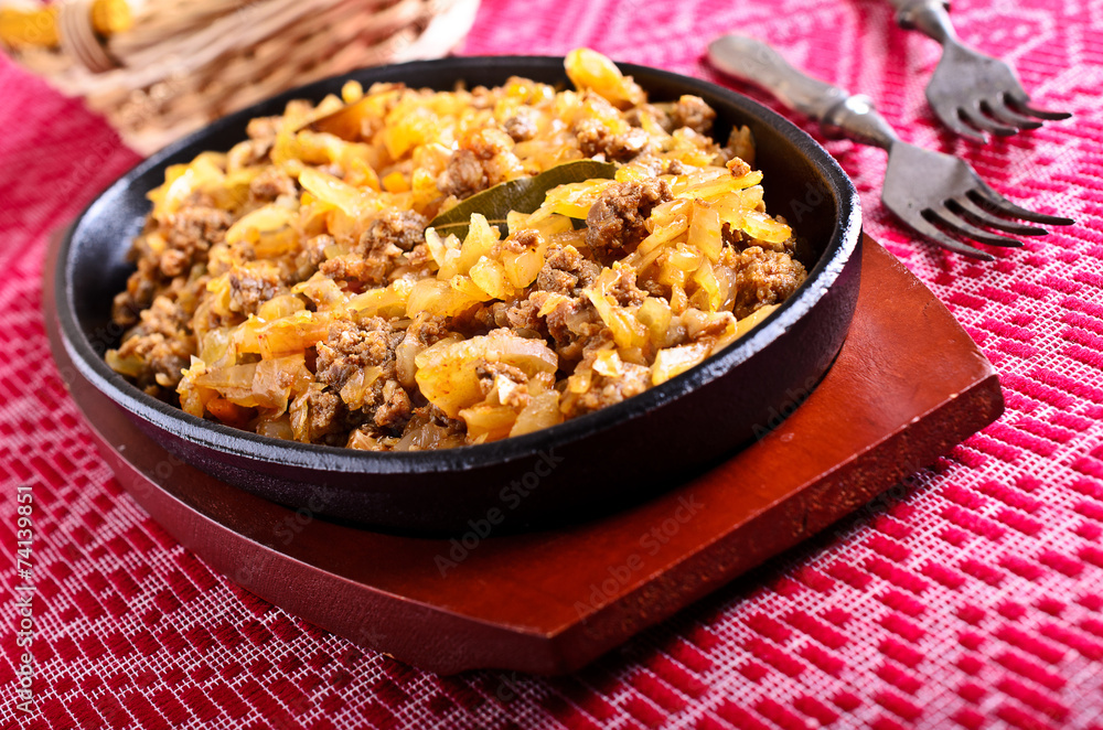 Cabbage stewed with meat Cabbage stewed with meat
