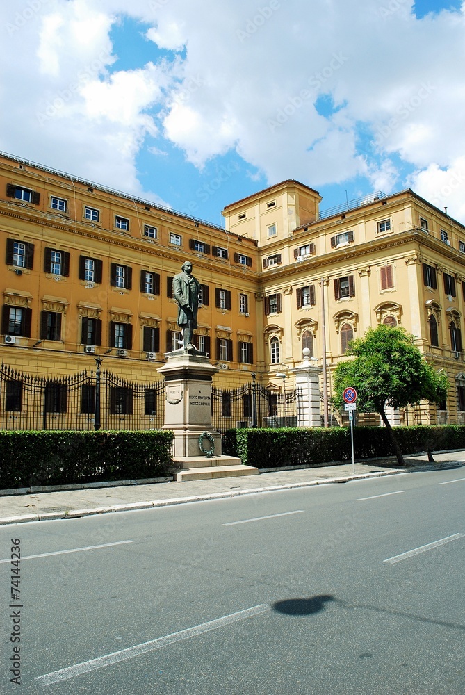 Sculpture in the Rome city to Silvio Spaventa on June 1, 2014