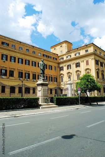 Sculpture in the Rome city to Silvio Spaventa on June 1, 2014