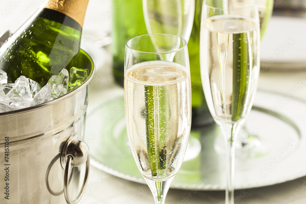 Alcoholic Bubbly Champagne for New Years - obrazy, fototapety, plakaty 