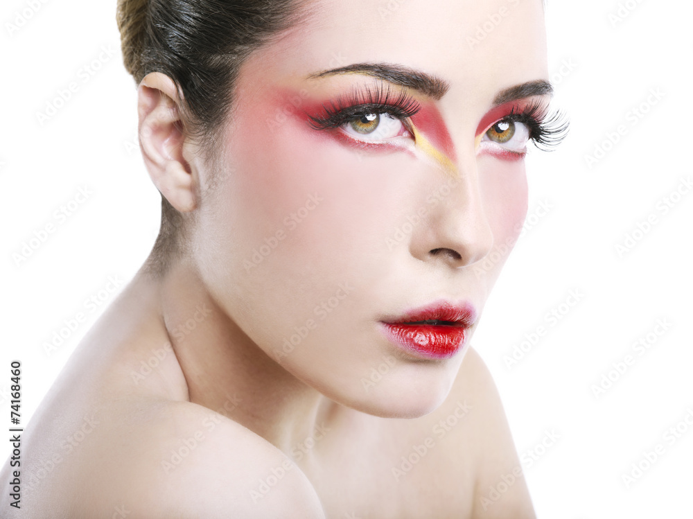 Occhi aperti e sguardo sensuale Occhi aperti e sguardo sensuale