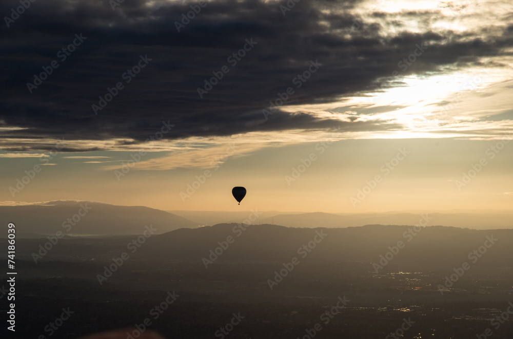 Silhouette of hot air balloon over Melbourne Silhouette of hot air balloon over Melbourne