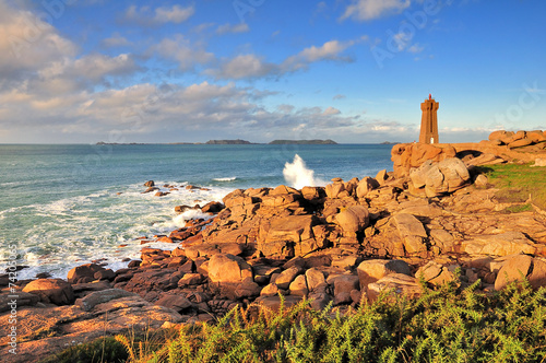 La côte de granit rose sur le sentier du phare de Ploumanach