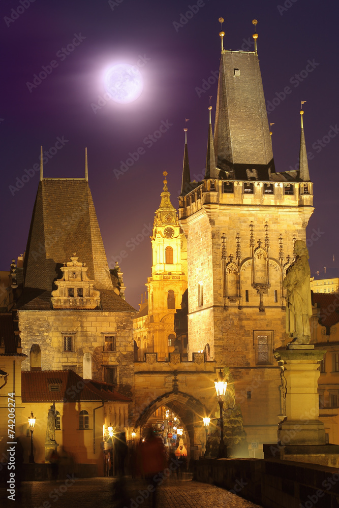 Obraz premium Moon over the Carl's bridge