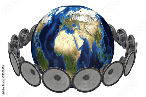 Аудио динамики вокруг планеты Земля